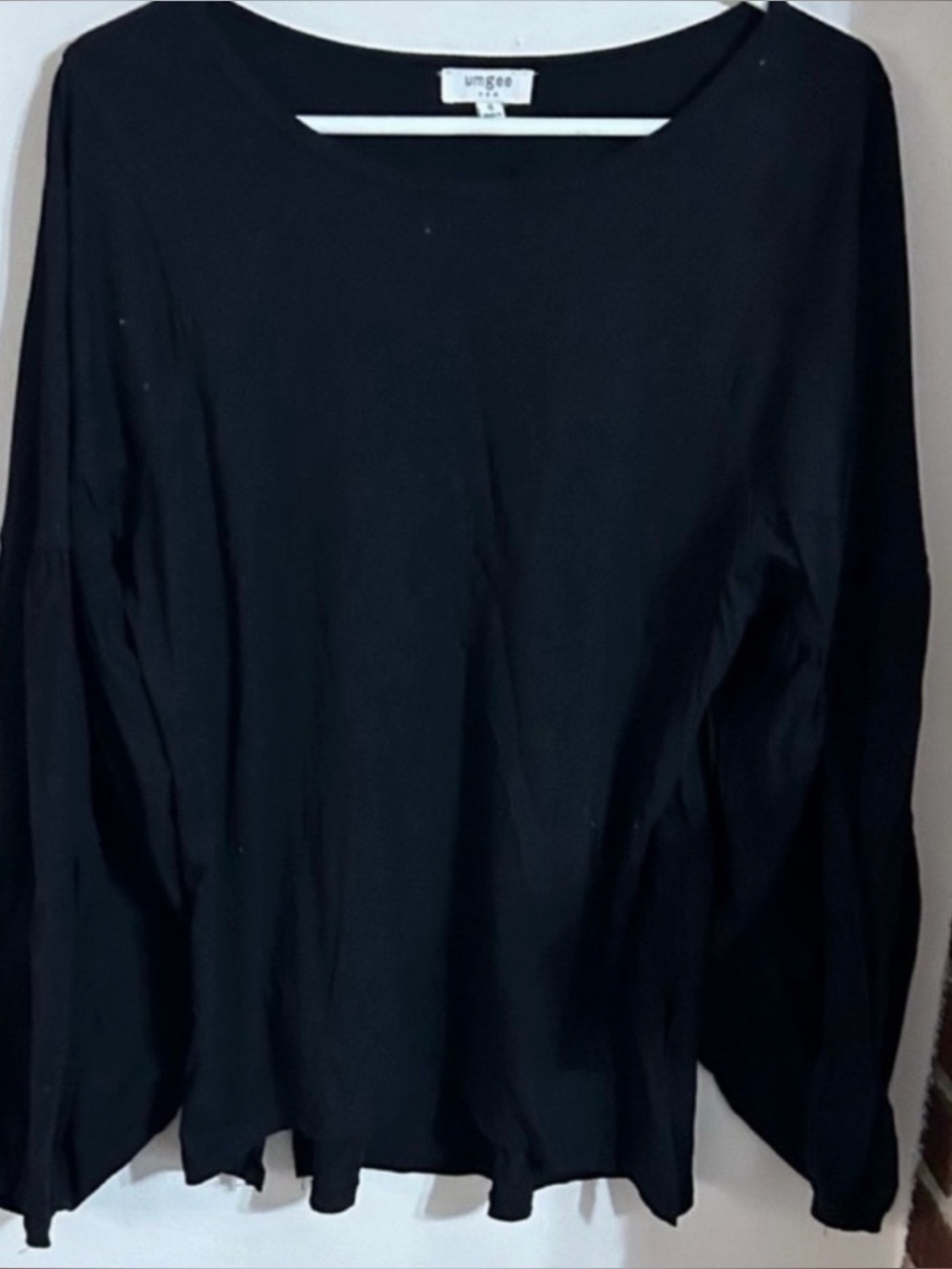 Umgee Classic Black Top size small oversized balloon sleeves